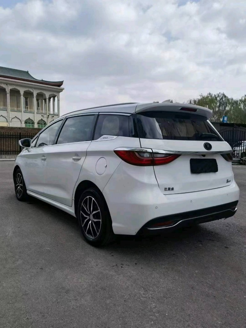 潍坊18年比亚迪宋MAX8