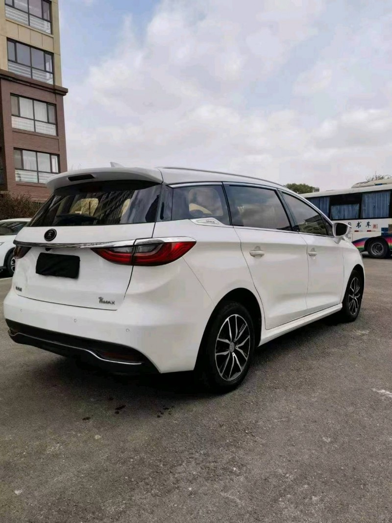 潍坊18年比亚迪宋MAX9