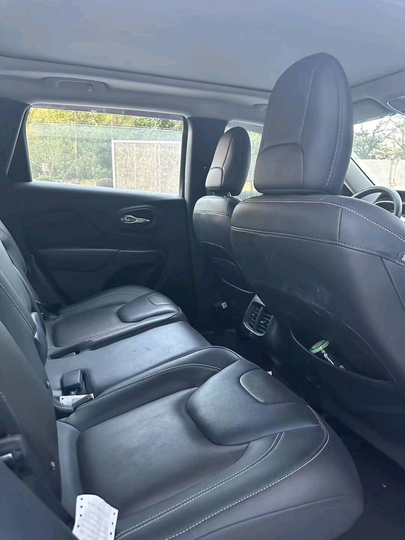 珠海17年Jeep自由光6