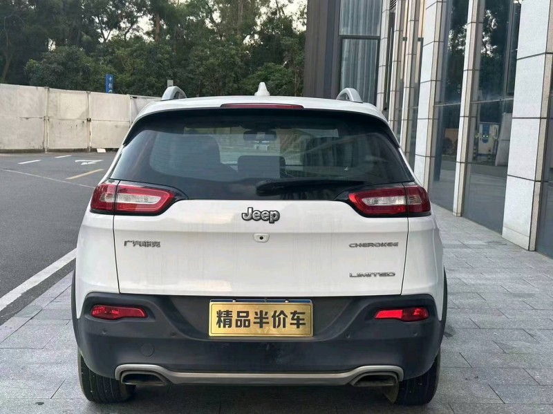 珠海17年Jeep自由光8