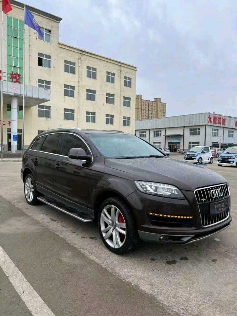 济宁13年奥迪Q73