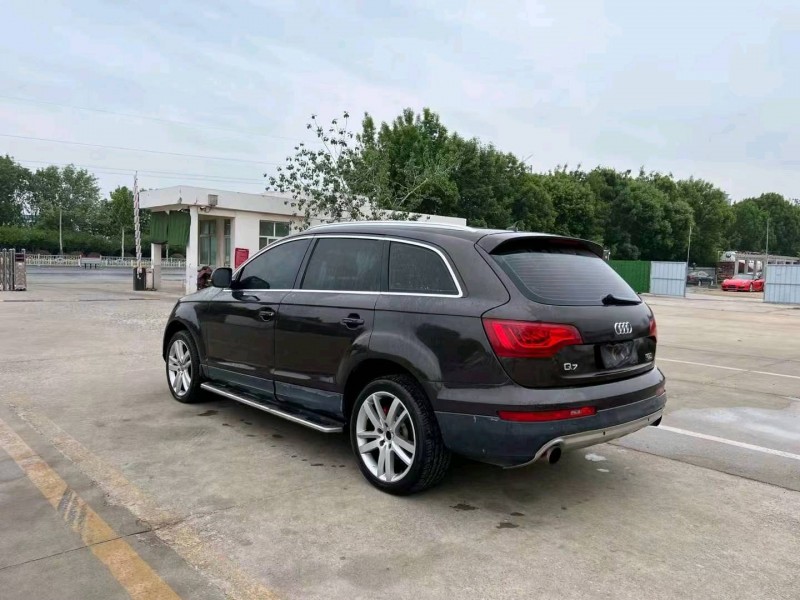 济宁13年奥迪Q78