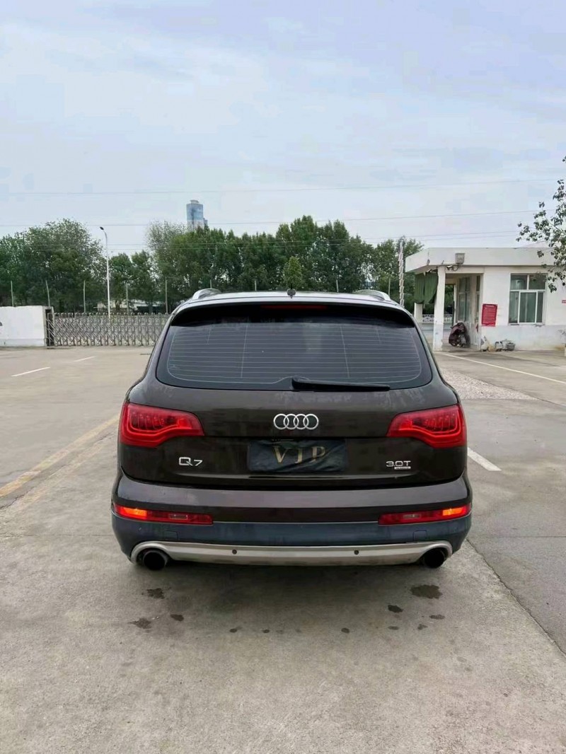 济宁13年奥迪Q79