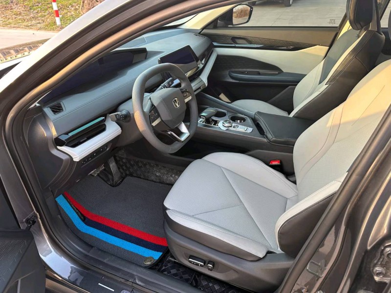 徐州23年长安汽车UNI-V6