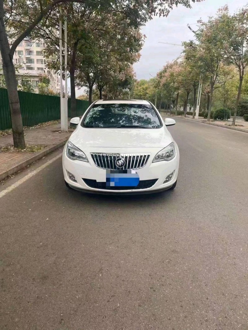 济宁14年别克英朗1