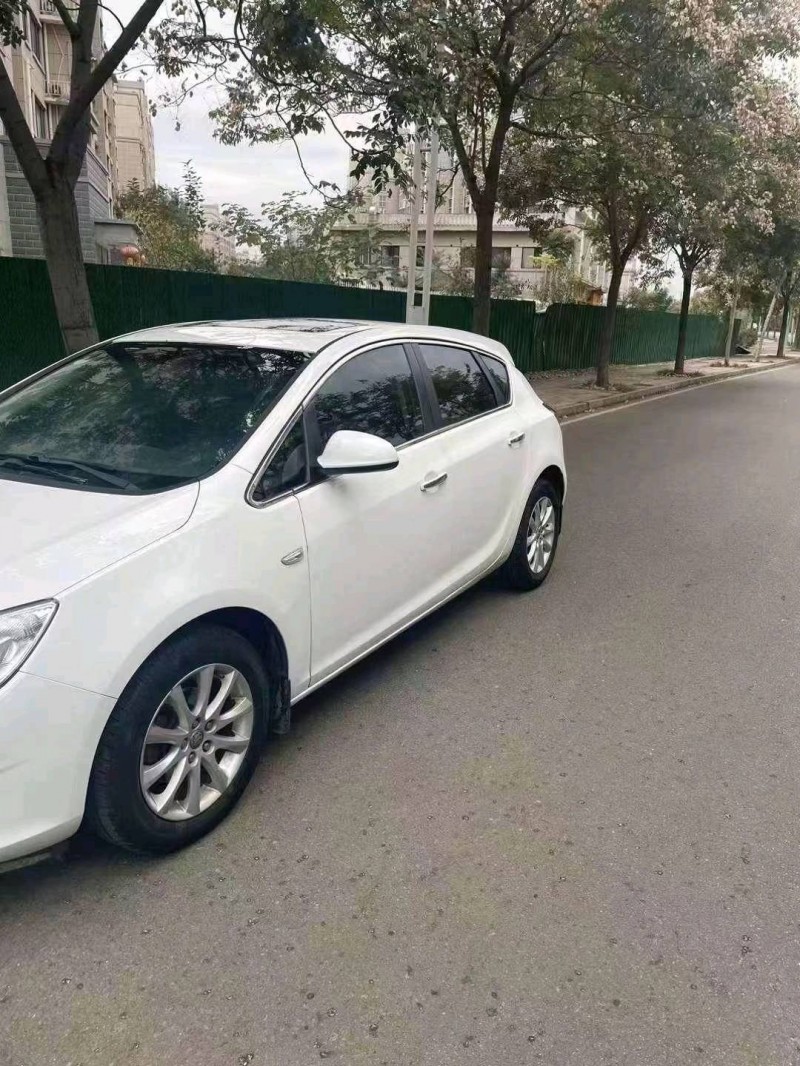 济宁14年别克英朗3