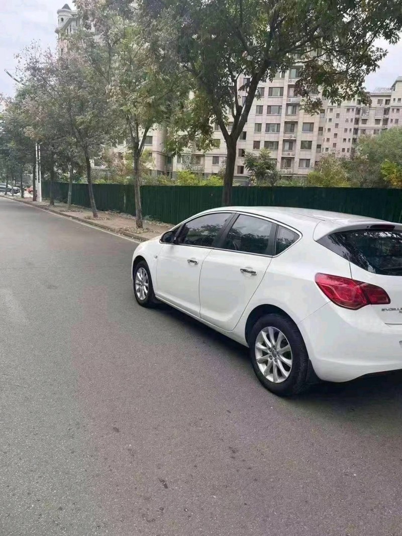 济宁14年别克英朗6