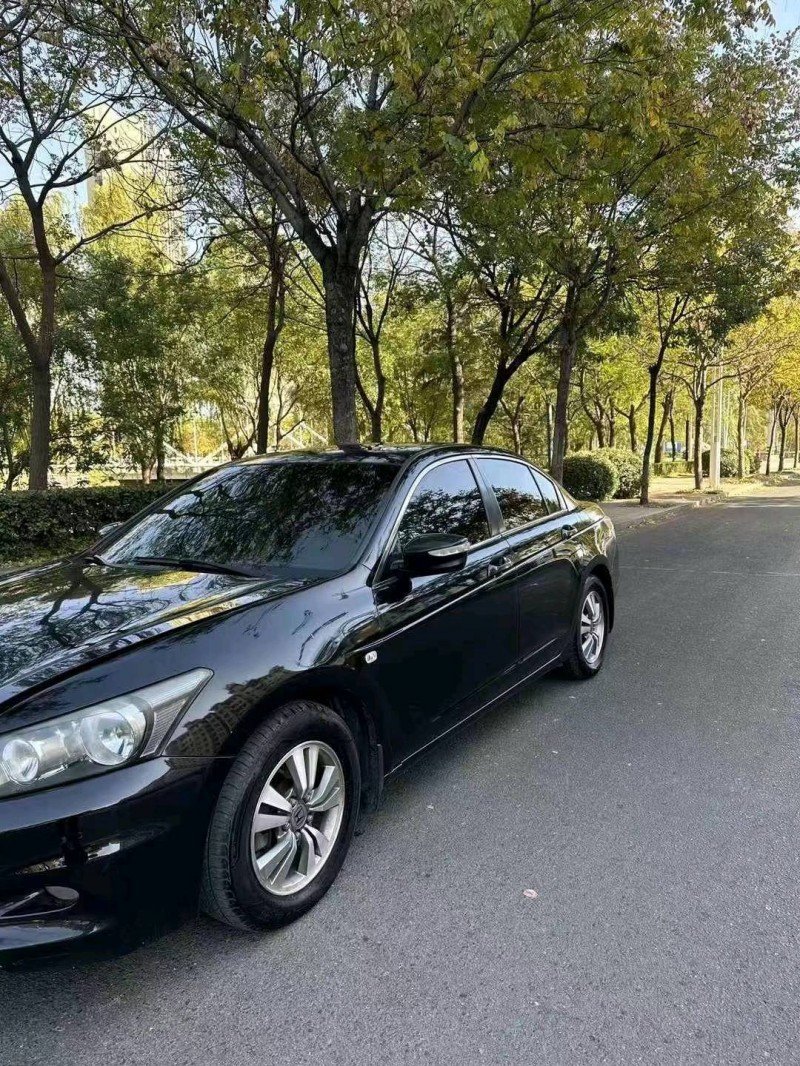 济宁11年本田雅阁3