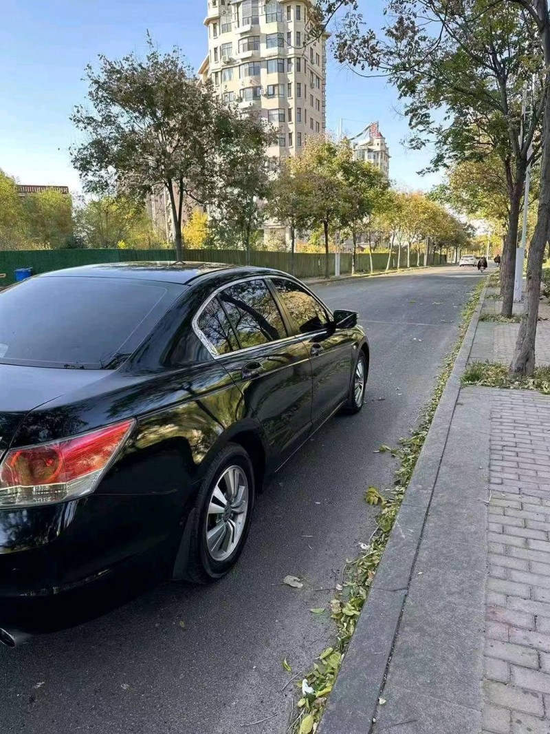 济宁11年本田雅阁8