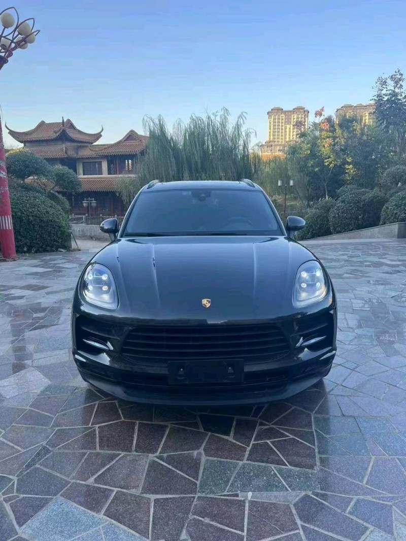 济宁19年保时捷Macan1