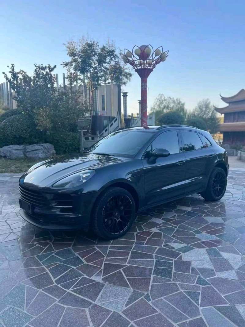 济宁19年保时捷Macan2