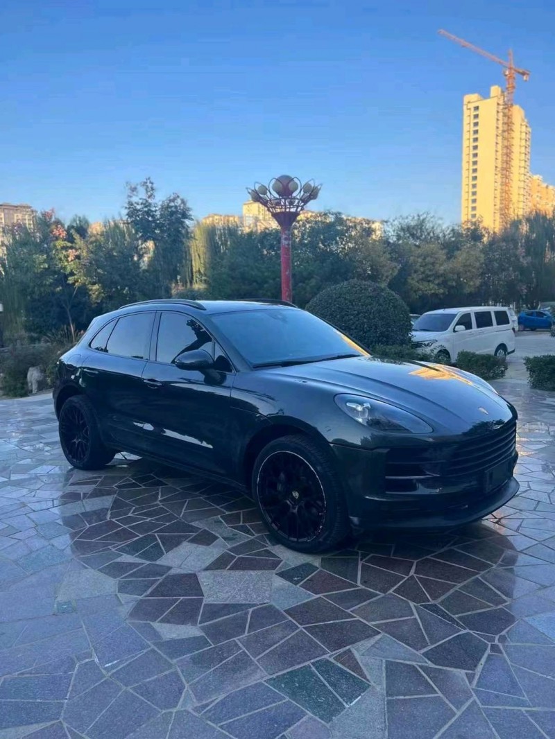 济宁19年保时捷Macan3