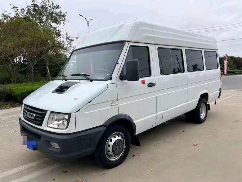 常州21年依维柯得意2