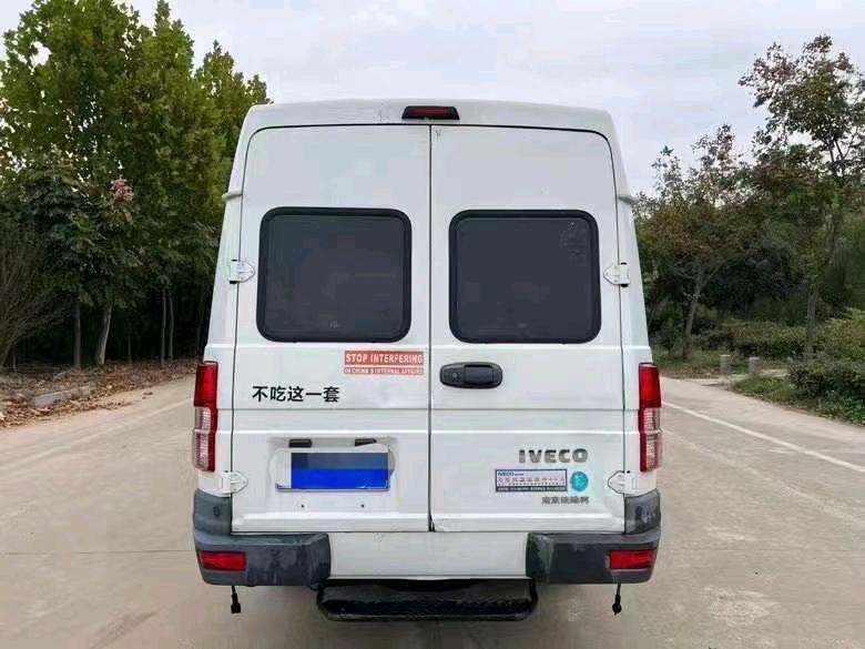 常州21年依维柯得意4