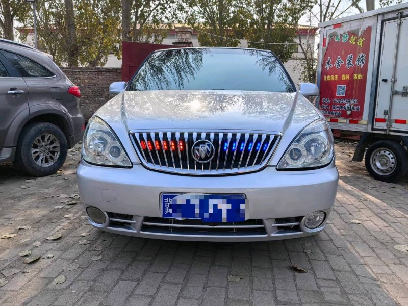 保定15年别克GL81