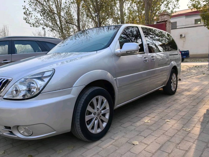 保定15年别克GL82