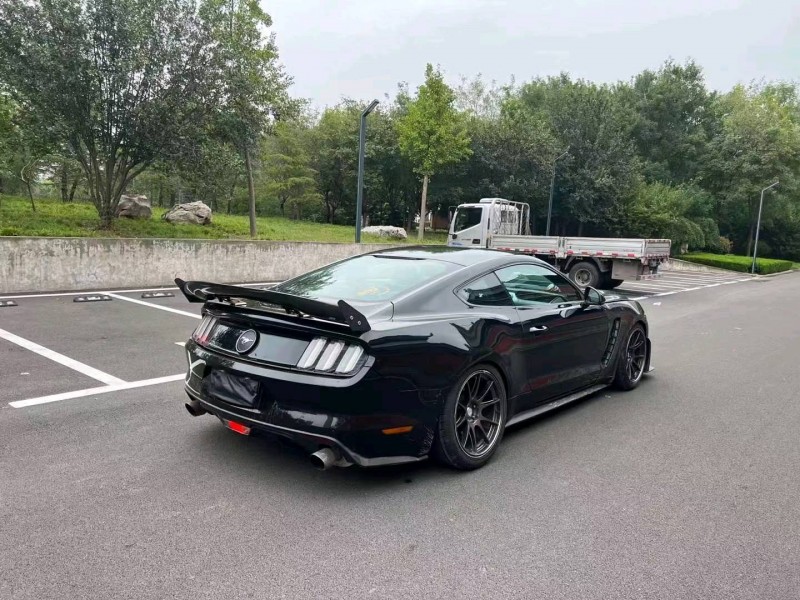 济宁16年福特野马7