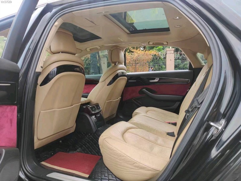 珠海12年奥迪A8L6