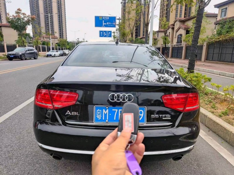 珠海12年奥迪A8L9