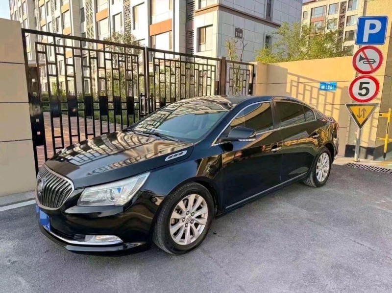 枣庄15年别克君越2