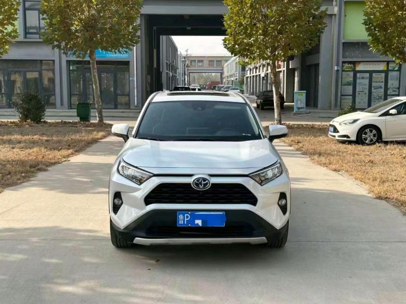 淄博22年丰田RAV4荣放1