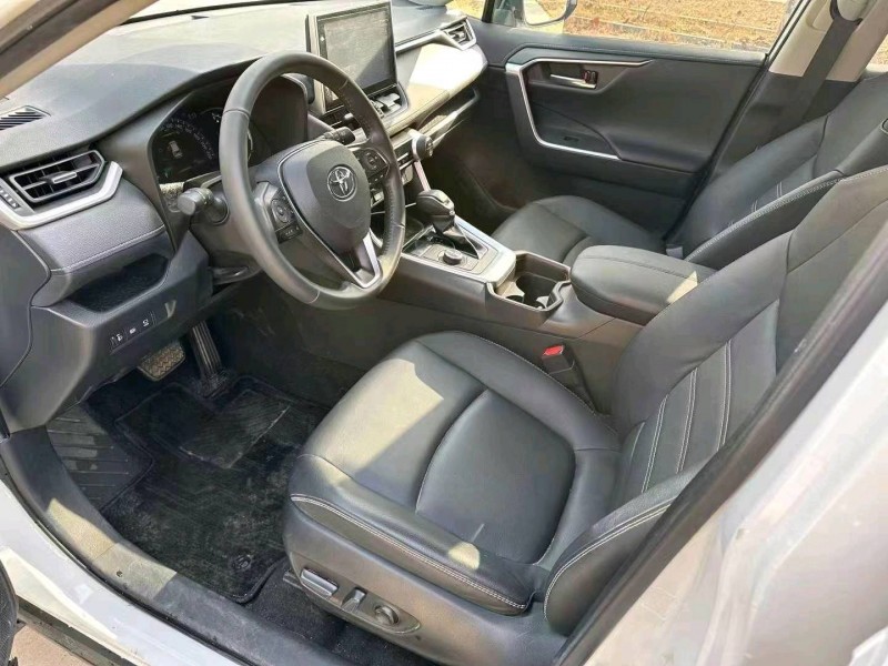 淄博22年丰田RAV4荣放8