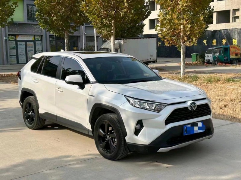 淄博22年丰田RAV4荣放4