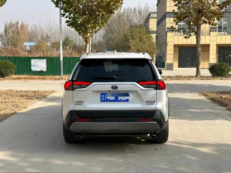 淄博22年丰田RAV4荣放7
