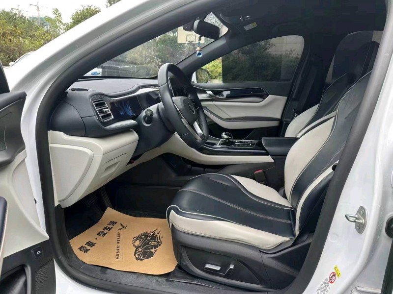 重庆22年比亚迪秦8