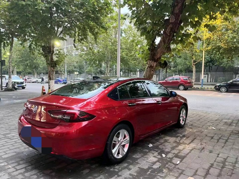 重庆18年别克君威4