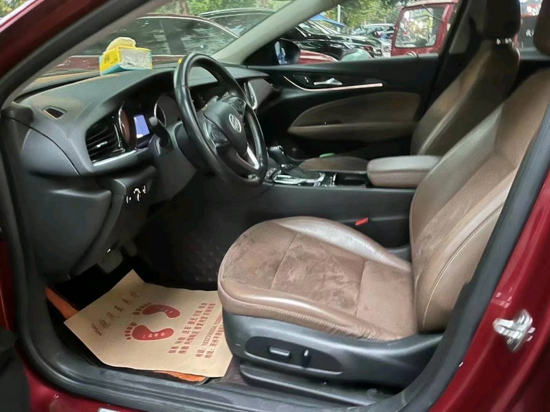 重庆18年别克君威9