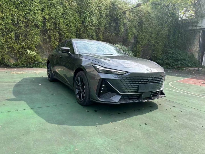 重庆23年长安汽车UNI-V2