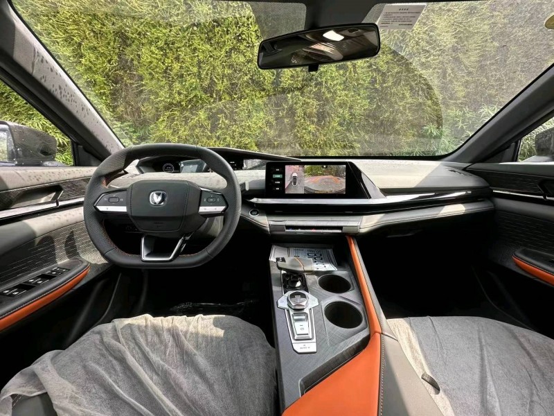 重庆23年长安汽车UNI-V4