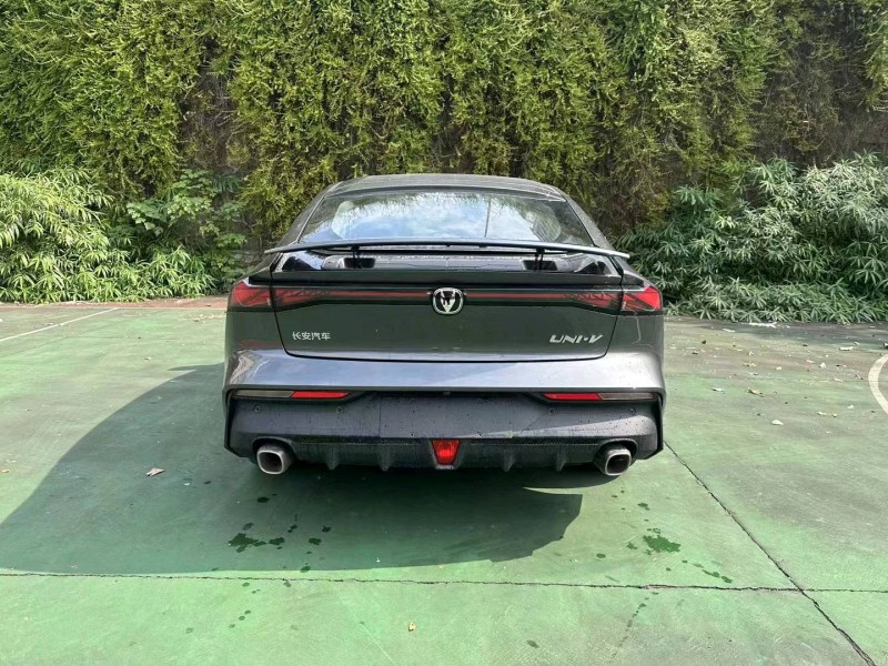 重庆23年长安汽车UNI-V9