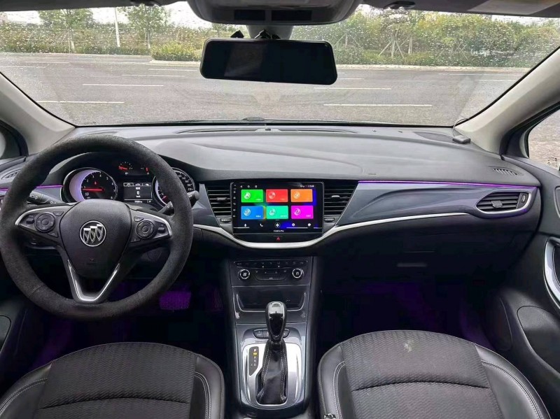 枣庄17年别克威朗8