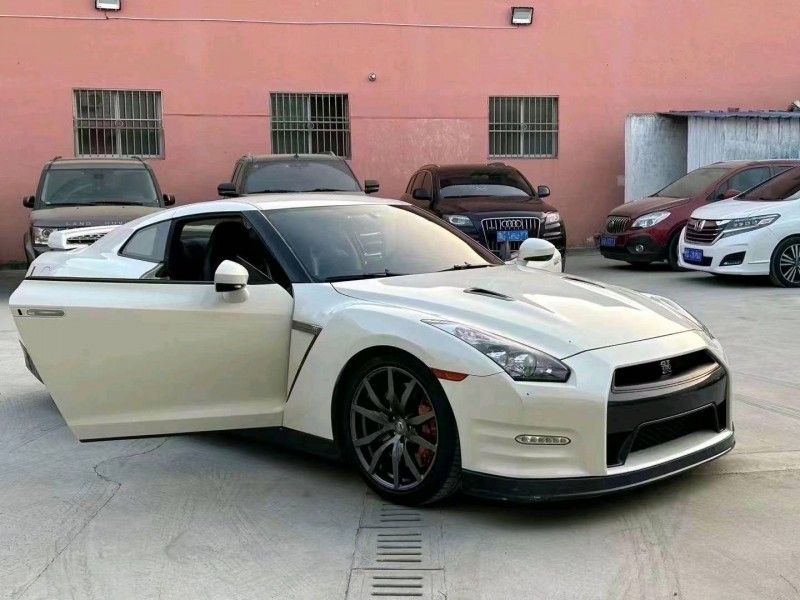 枣庄14年日产GT-R3
