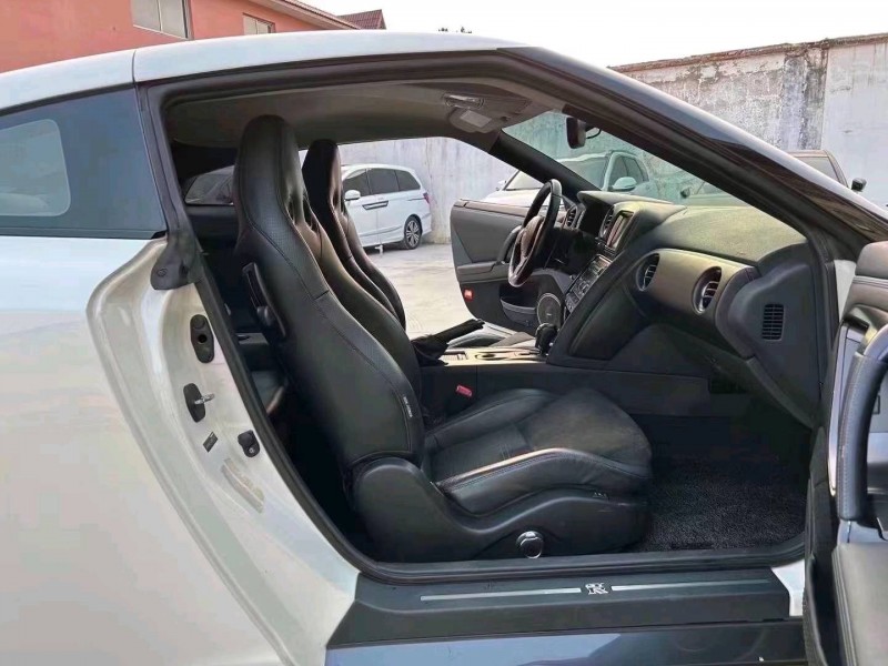 枣庄14年日产GT-R8
