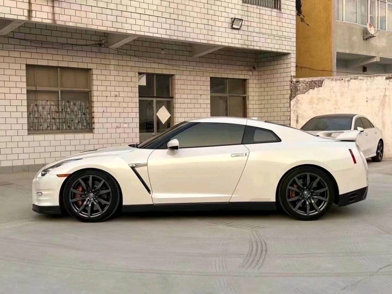 枣庄14年日产GT-R9