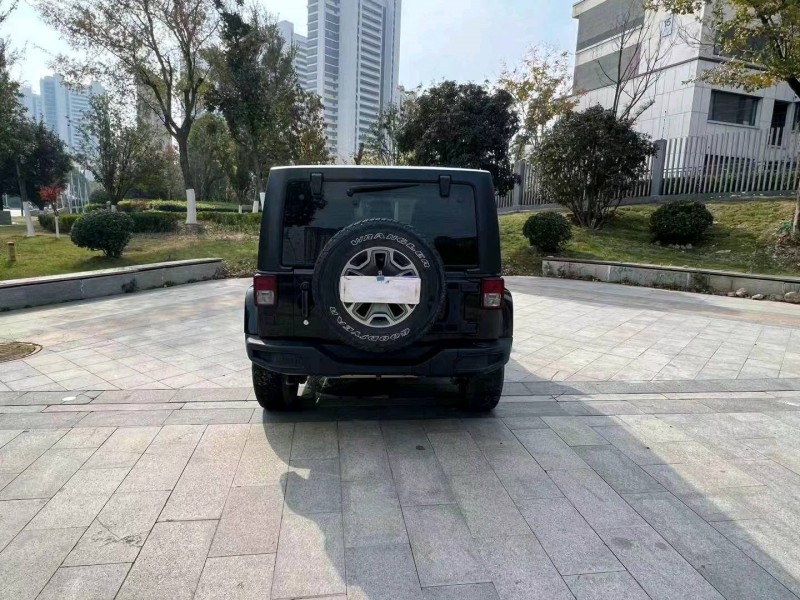 淮南17年Jeep牧馬人9