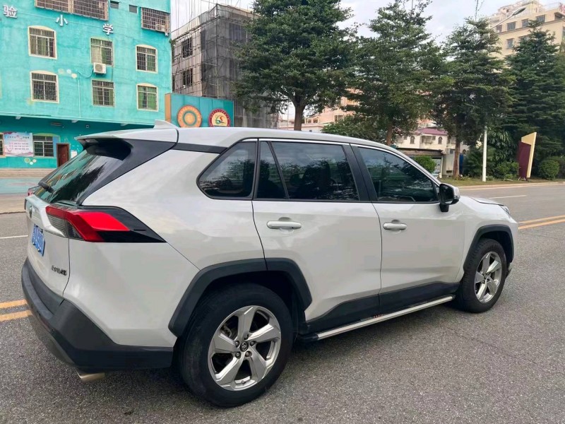 珠海20年丰田RAV4荣放7