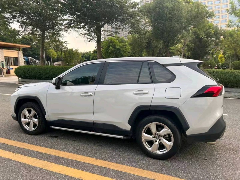 珠海20年丰田RAV4荣放8