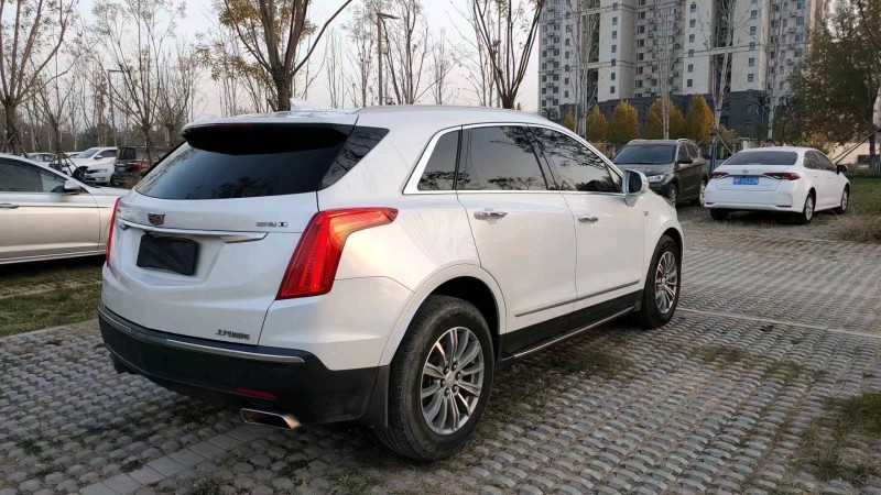 天津17年凱迪拉克XT58