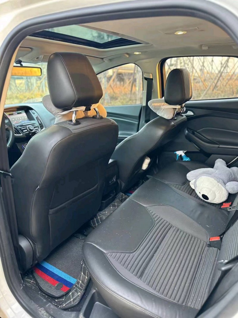 青岛16年福特福克斯5