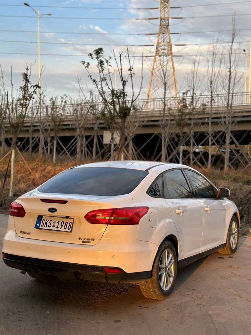 青岛16年福特福克斯7