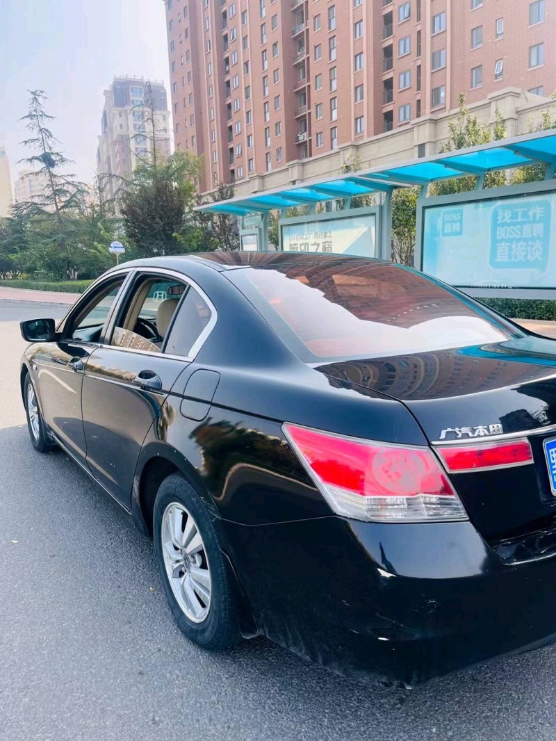 青岛10年本田雅阁9