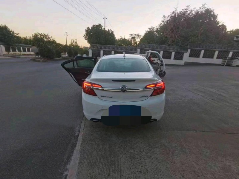 常州16年别克君威7