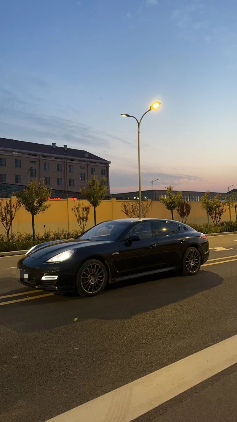 济南11年保时捷帕拉梅拉2