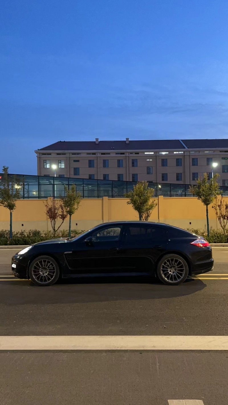 济南11年保时捷帕拉梅拉4