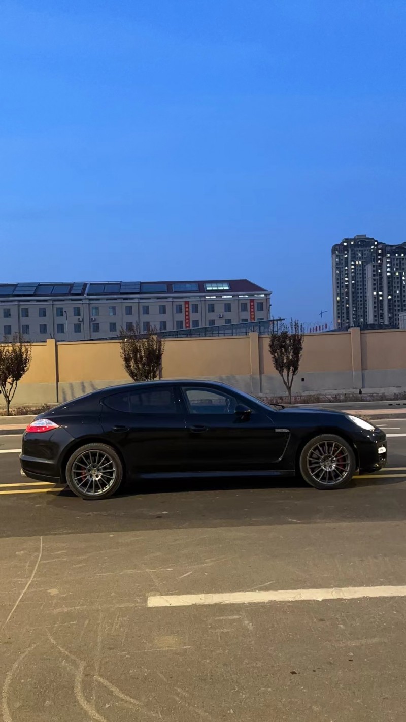 济南11年保时捷帕拉梅拉5