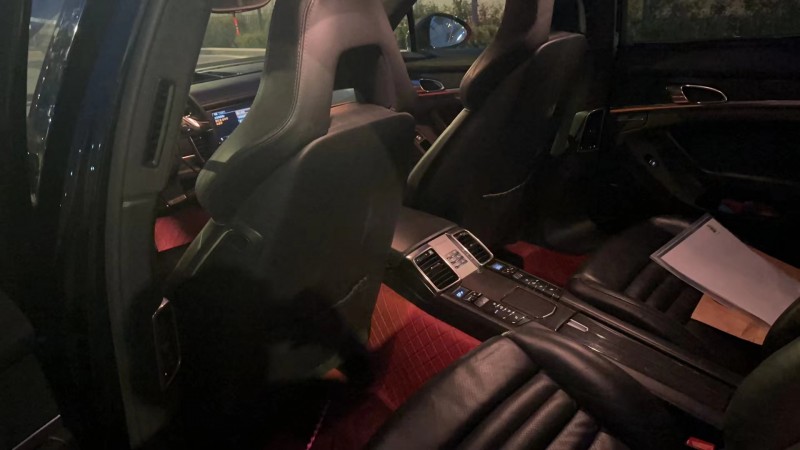 济南11年保时捷帕拉梅拉8